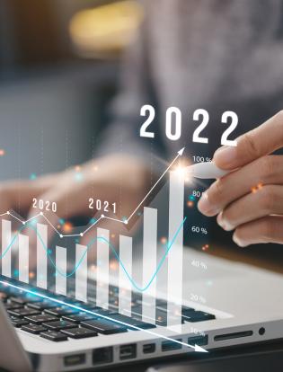 Empresário planeja crescimento dos negócios e financeiros, aumento de indicadores positivos no ano de 2022 para aumentar o crescimento dos negócios