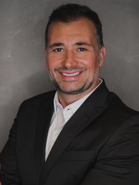 Roberto M. Martins