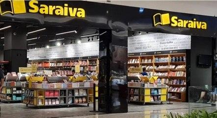 Fachada de uma antiga loja da Livraria Saraiva em shopping